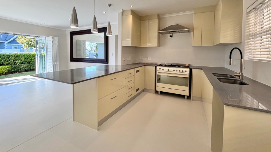 2 Bedroom Property for Sale in Paradyskloof Western Cape